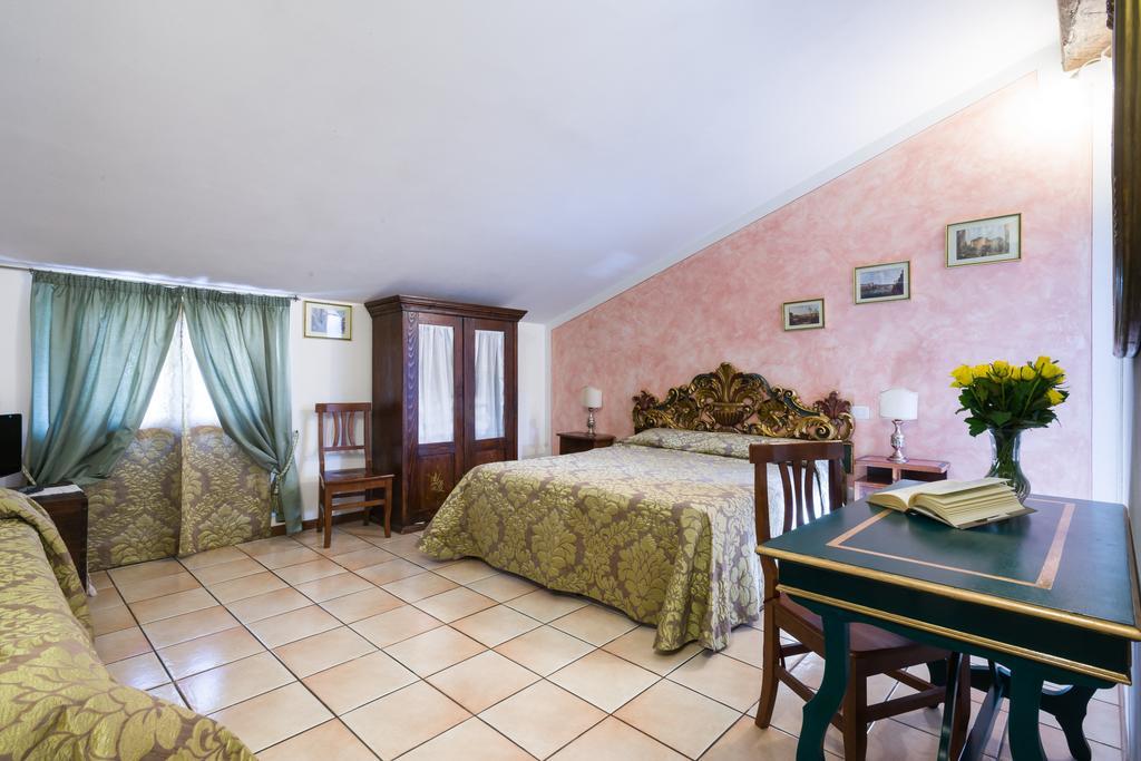 Donna Nobile Hotel Сан Джиминяно Стая снимка