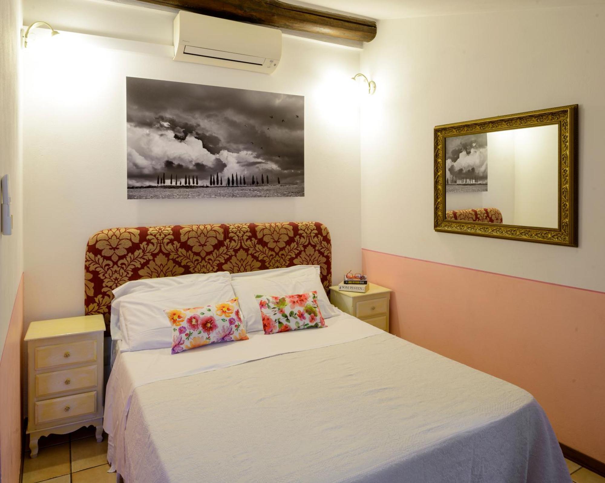 Donna Nobile Hotel Сан Джиминяно Екстериор снимка