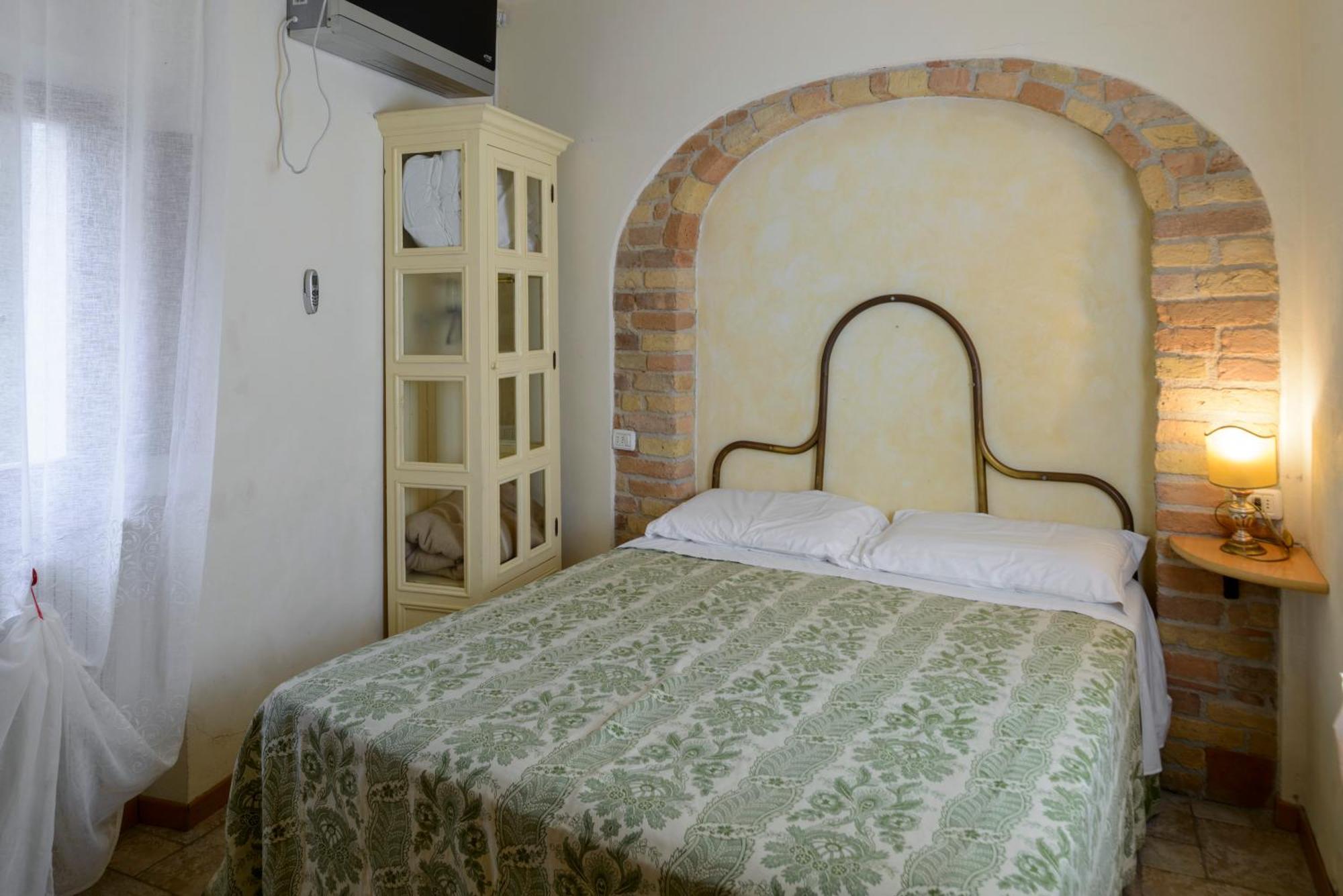 Donna Nobile Hotel Сан Джиминяно Екстериор снимка